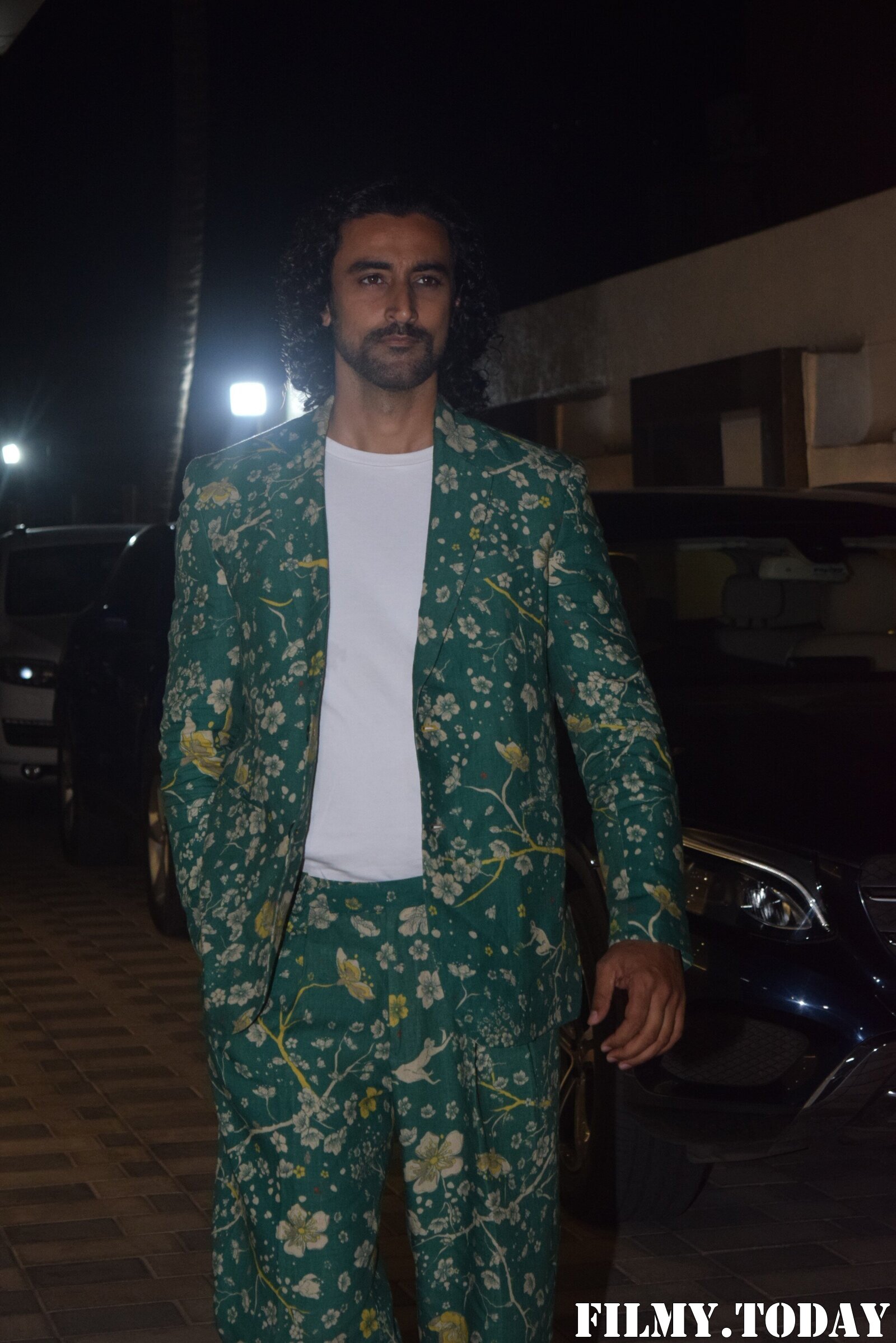 Kunal Kapoor - Photos: Celebs Spotted At T-Series Office | Picture 1780540