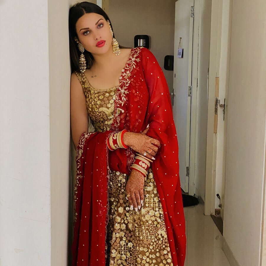 Himanshi Khurana Latest Photos | Picture 1792153