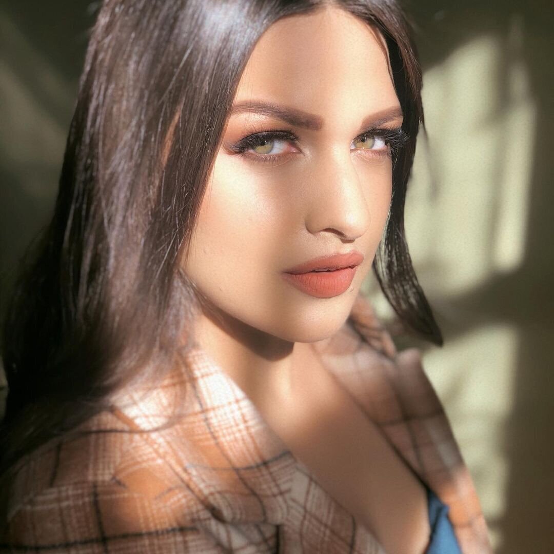 Himanshi Khurana Latest Photos | Picture 1792146