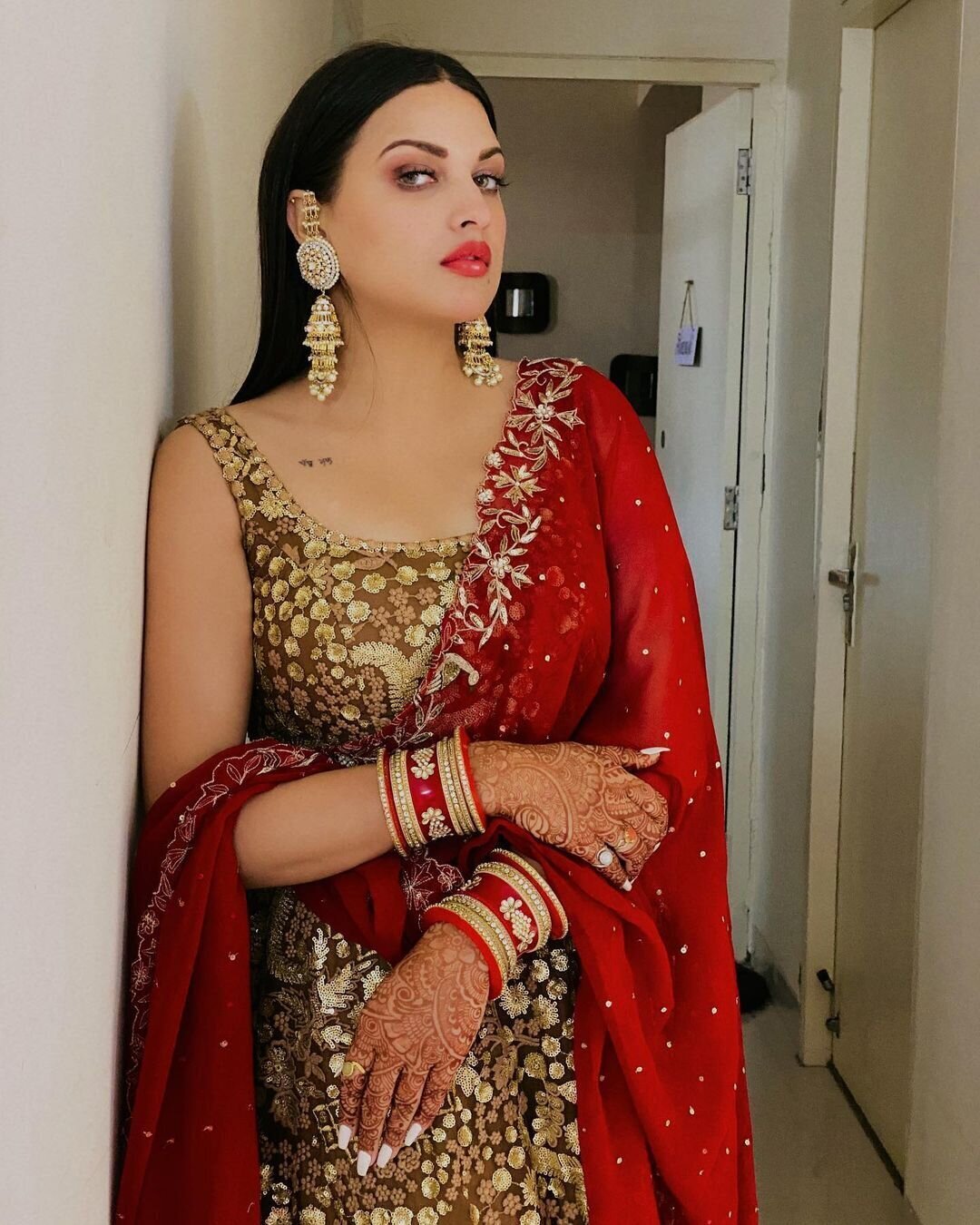 Himanshi Khurana Latest Photos | Picture 1792152