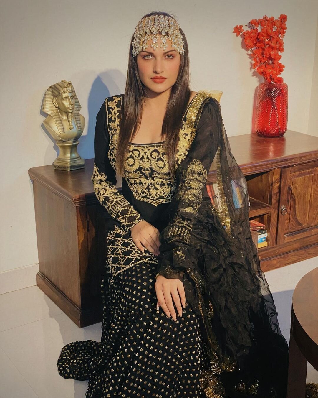 Himanshi Khurana Latest Photos | Picture 1792144