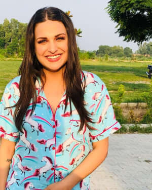 Himanshi Khurana Latest Photos | Picture 1792150