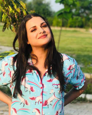 Himanshi Khurana Latest Photos | Picture 1792148