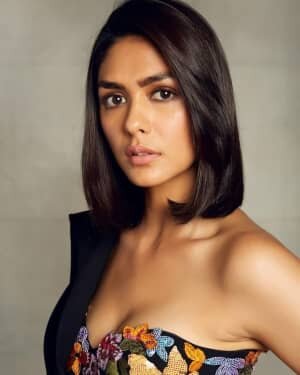 Mrunal Thakur Latest Photos | Picture 1798101