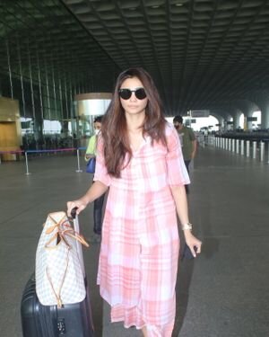 Daisy Shah - Photos: Celebs Spotted At Airport | Picture 1835184