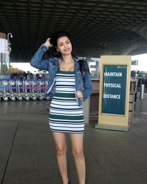 Sonali Raut - Photos: Celebs Spotted At Airport | Picture 1837289