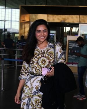 Madhurima Tuli - Photos: Celebs Spotted At Airport | Picture 1837318