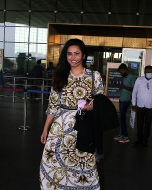 Madhurima Tuli - Photos: Celebs Spotted At Airport | Picture 1837316
