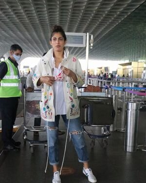 Kubbra Sait - Photos: Celebs Spotted At Airport | Picture 1837755