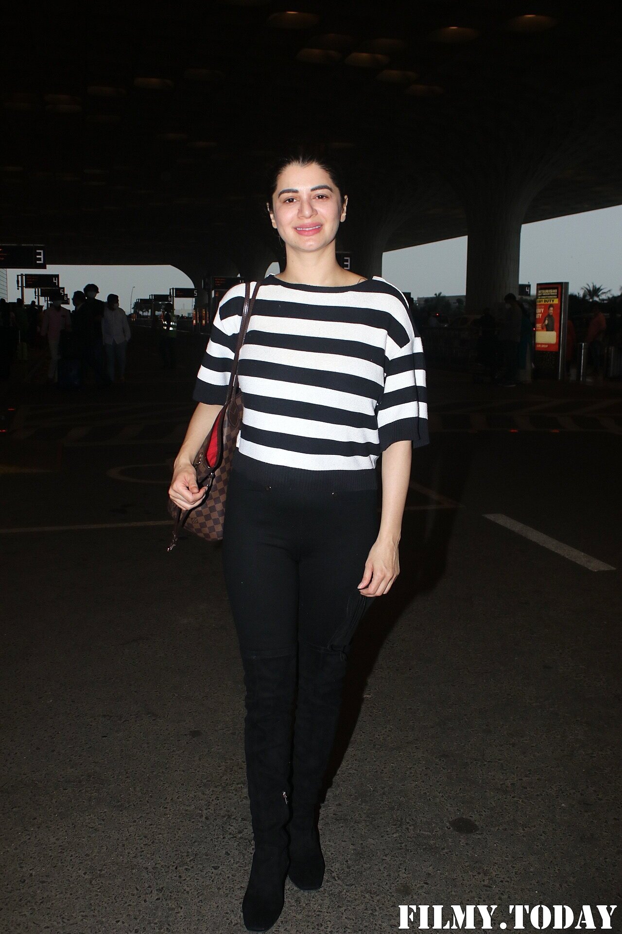 Kainaat Arora - Photos: Celebs Spotted At Airport | Picture 1838215