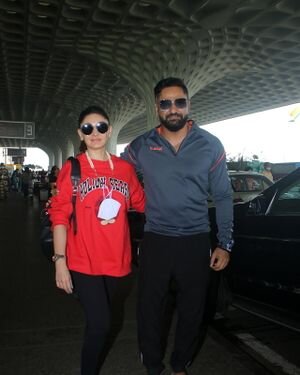 Photos: Celebs Spotted At Airport | Picture 1838393