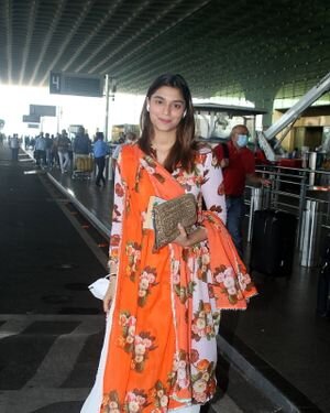 Saiee Manjrekar - Photos: Celebs Spotted At Airport