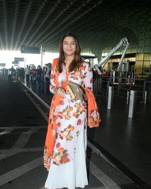 Saiee Manjrekar - Photos: Celebs Spotted At Airport | Picture 1842392