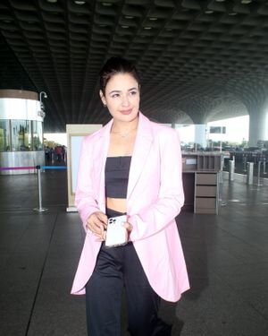 Yuvika Chaudhary - Photos: Celebs Spotted At Airport | Picture 1828251