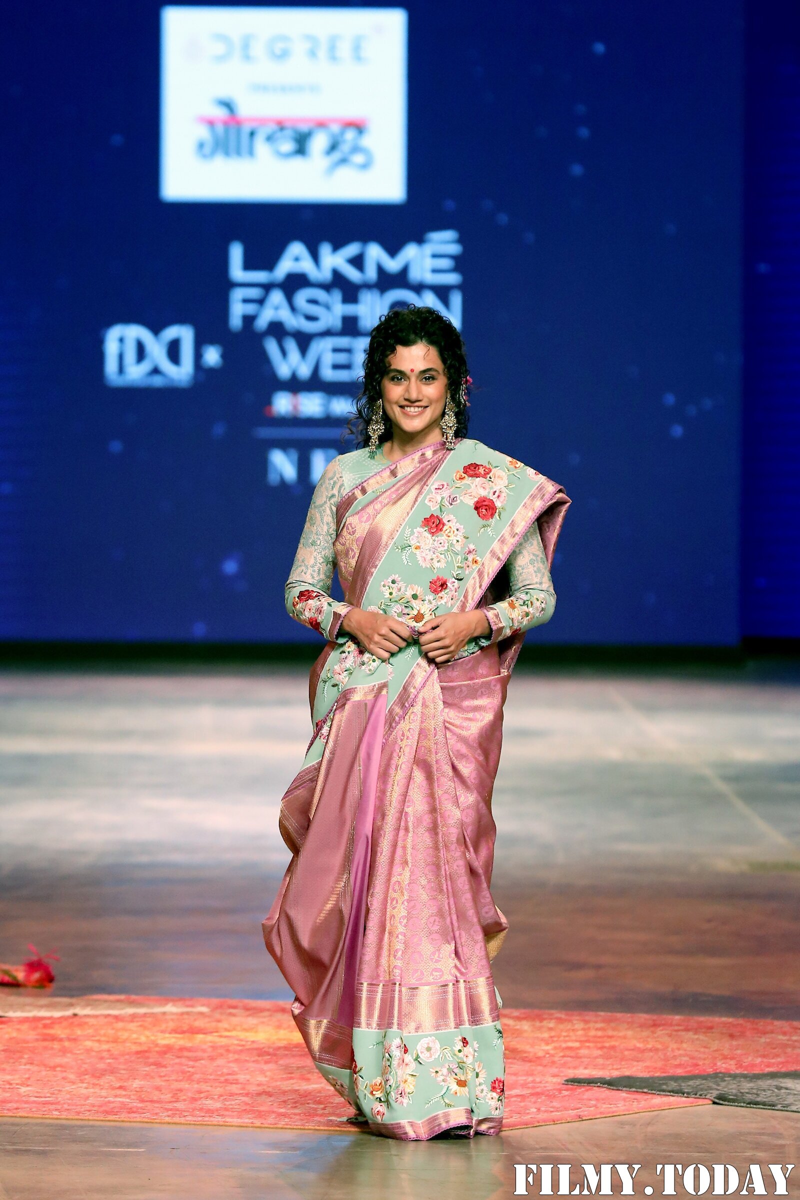 Taapsee Pannu - Photos: Gaurang Show At Lakme Fashion Week 2021 | Picture 1828443