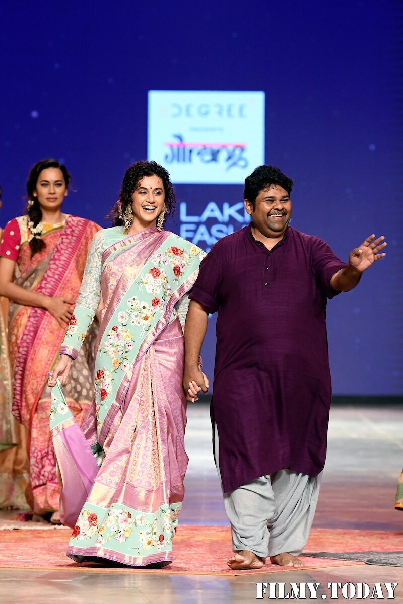 Photos: Gaurang Show At Lakme Fashion Week 2021 | Picture 1828441