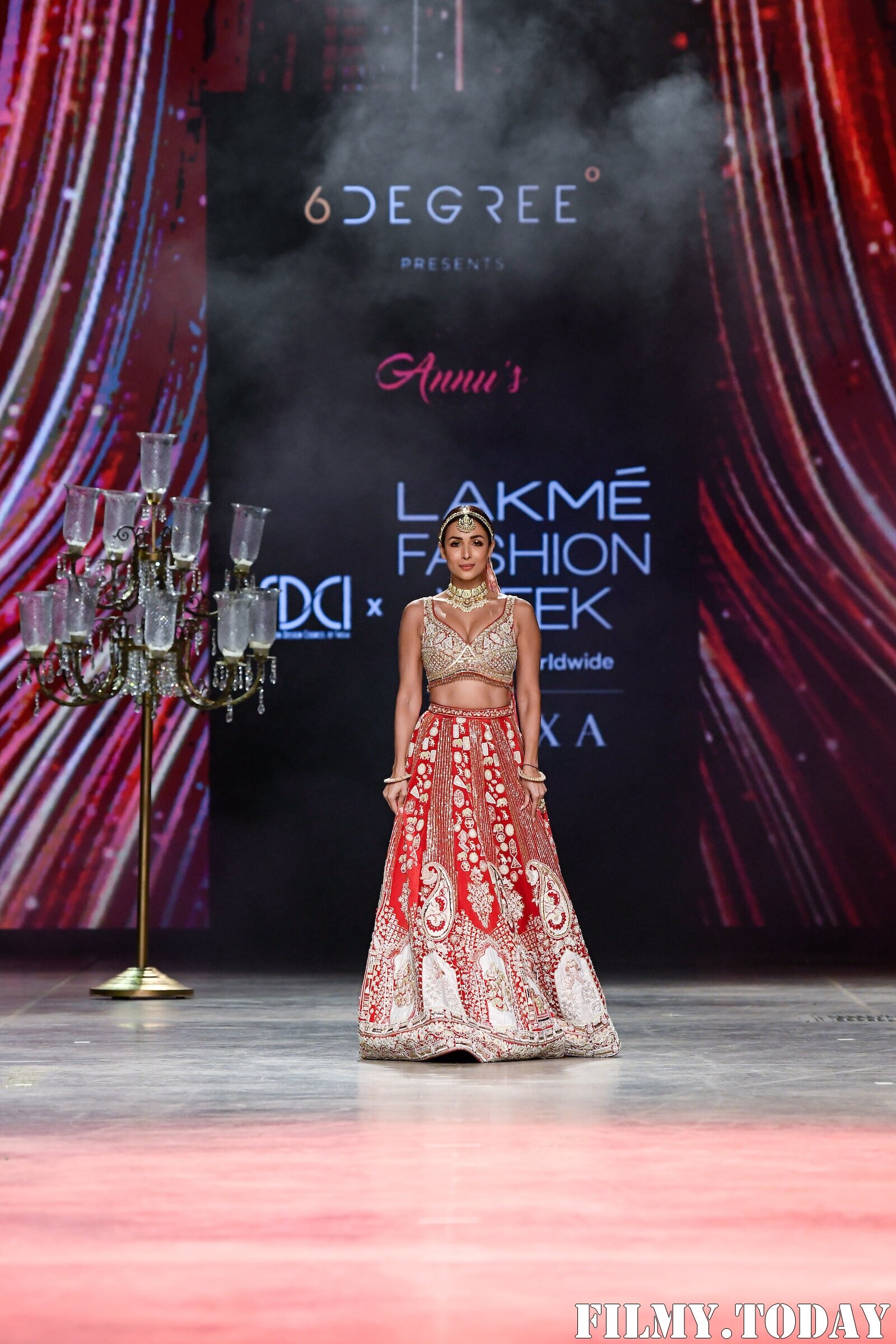 Malaika Arora - Photos: Annu's Creation Show At Lakme Fashion Week 2021 | Picture 1828485