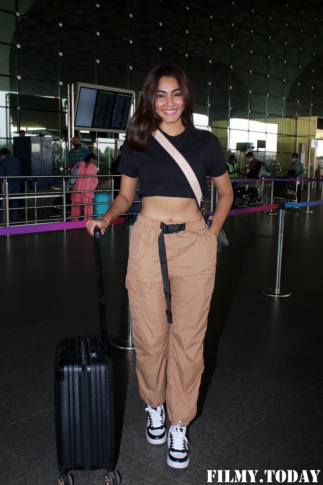 Sana Makbul - Photos: Celebs Spotted At Airport | Picture 1828572