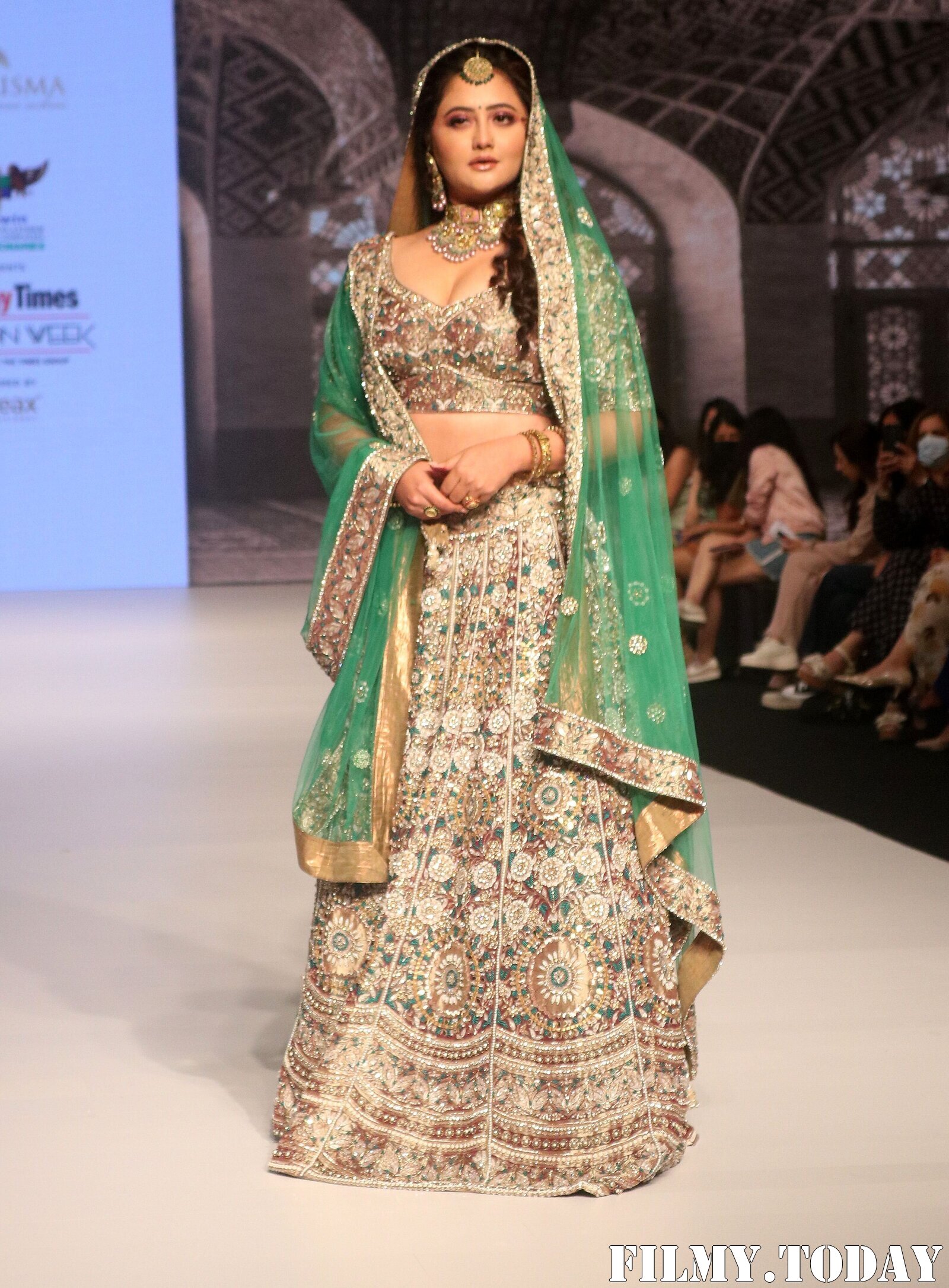 Rashami Desai - Photos: Anu Mehra Show At Bombay Times Fashion Week 2021 | Picture 1828673