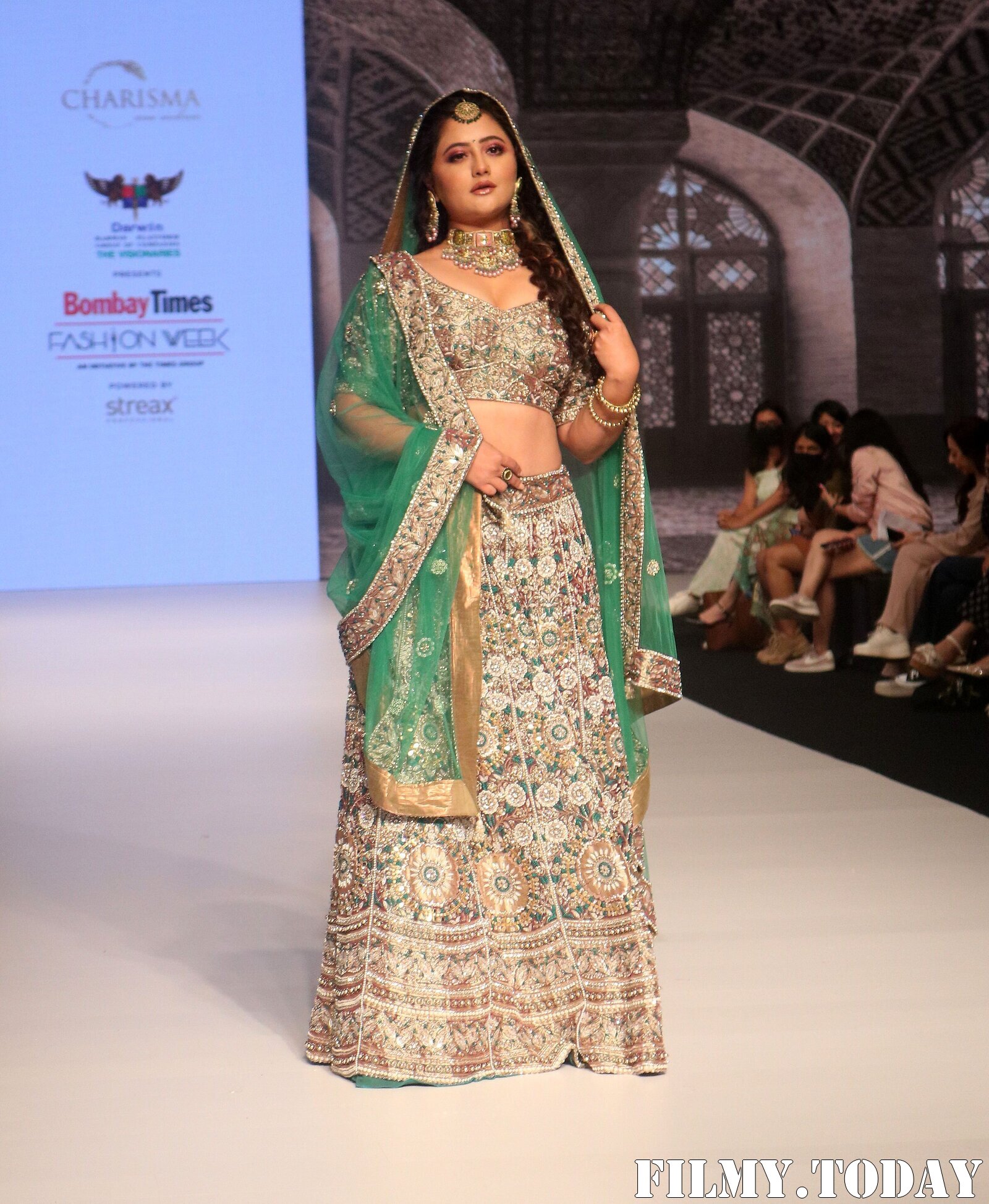 Rashami Desai - Photos: Anu Mehra Show At Bombay Times Fashion Week 2021 | Picture 1828672