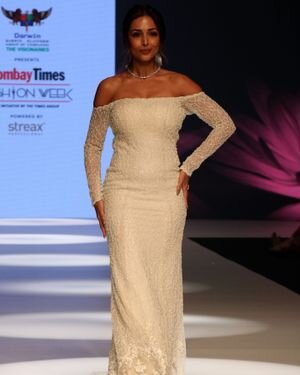 Malaika Arora - Photos: Daisy Show At Bombay Times Fashion Week 2021 | Picture 1828680