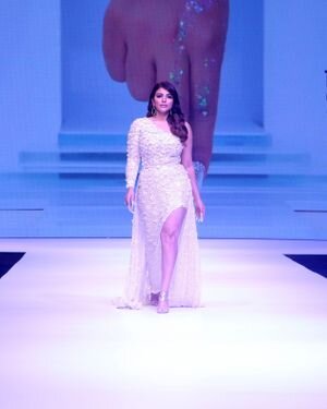 Shama Sikander - Photos:  Deepika Parihar Show At Bombay Times Fashion Week 2021 | Picture 1828692