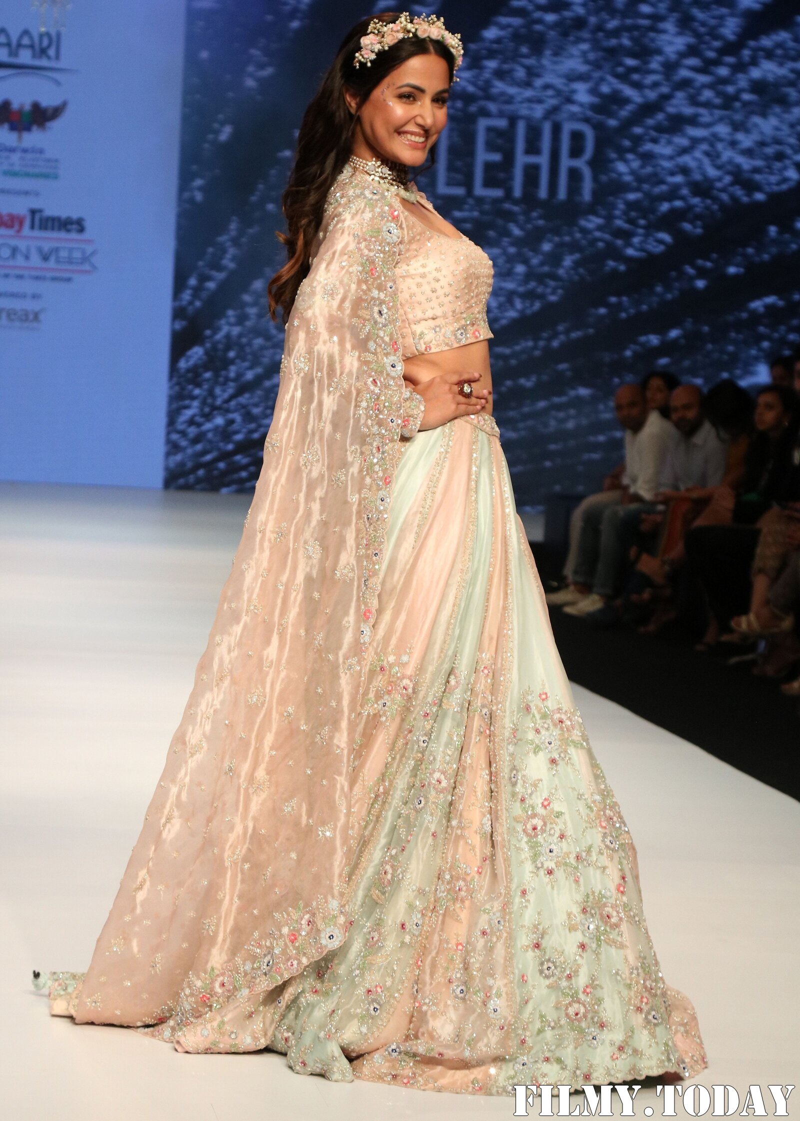 Hina Khan - Photos: Celebs Walks The Ramp At Bombay Times Fashion Week 2021 | Picture 1828760