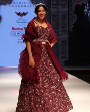Gauhar Khan - Photos: Celebs Walks The Ramp At Bombay Times Fashion Week 2021 | Picture 1828750