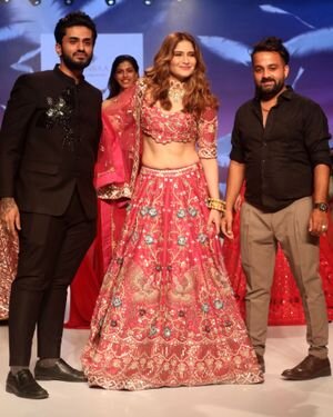 Photos: Celebs Walks The Ramp At Bombay Times Fashion Week 2021 | Picture 1828720