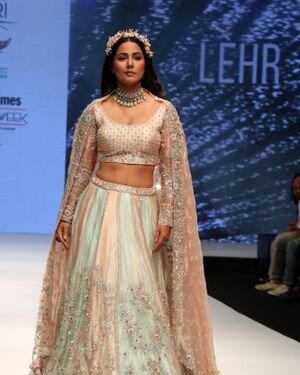Hina Khan - Photos: Celebs Walks The Ramp At Bombay Times Fashion Week 2021