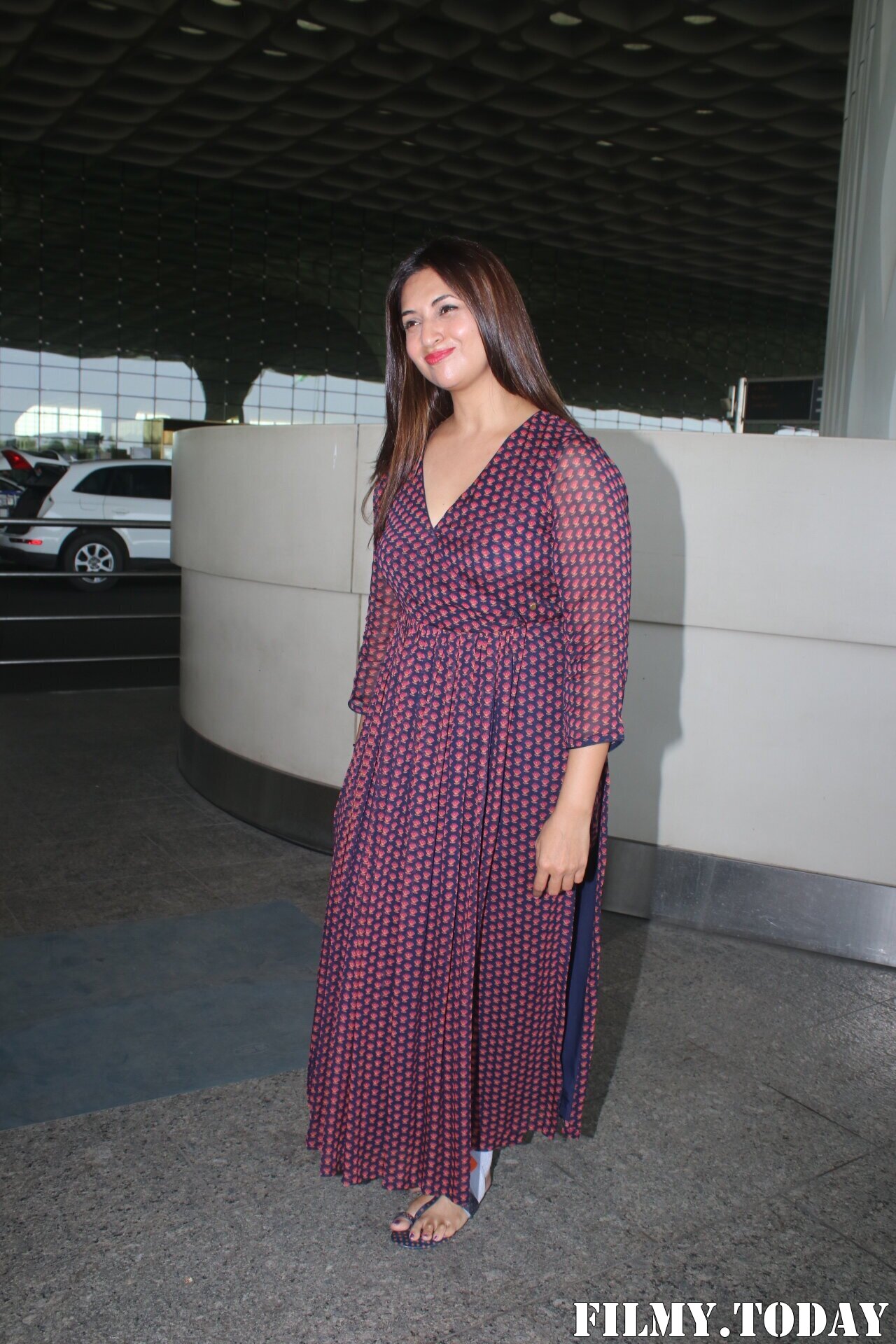 Divyanka Tripathi - Photos: Celebs Spotted At Airport | Picture 1828853