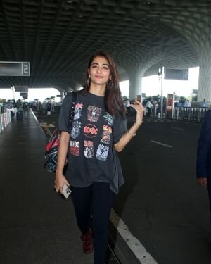 Pooja Hegde - Photos: Celebs Spotted At Airport | Picture 1828786