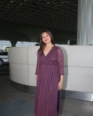 Divyanka Tripathi - Photos: Celebs Spotted At Airport | Picture 1828851