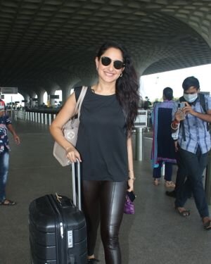 Pragya Jaiswal - Photos: Celebs Spotted At Airport | Picture 1828884