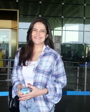 Zareen Khan - Photos: Celebs Spotted At Airport | Picture 1828826