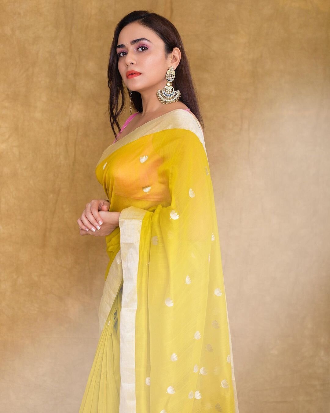 Amruta Khanvilkar Latest Photos | Picture 1830666