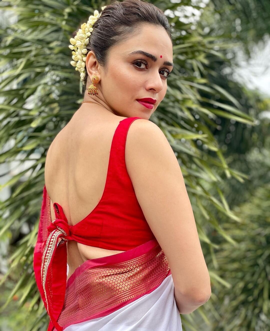 Amruta Khanvilkar Latest Photos | Picture 1830677