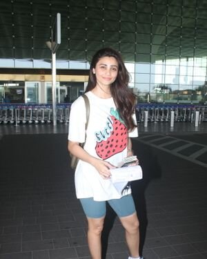 Daisy Shah - Photos: Celebs Spotted At Airport | Picture 1830338