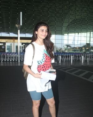Daisy Shah - Photos: Celebs Spotted At Airport | Picture 1830341