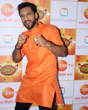 Photos: Zee Comedy Show's Set For A Photo-op With Special Guests
