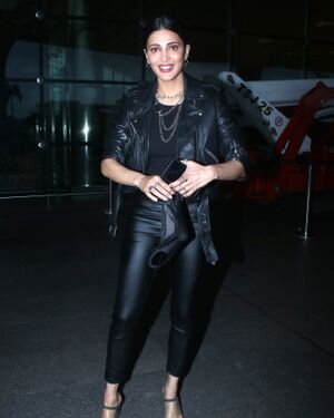 Shruti Haasan - Photos: Celebs Spotted At Airport | Picture 1827519