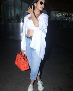 Sonal Chauhan - Photos: Celebs Spotted At Airport | Picture 1827526