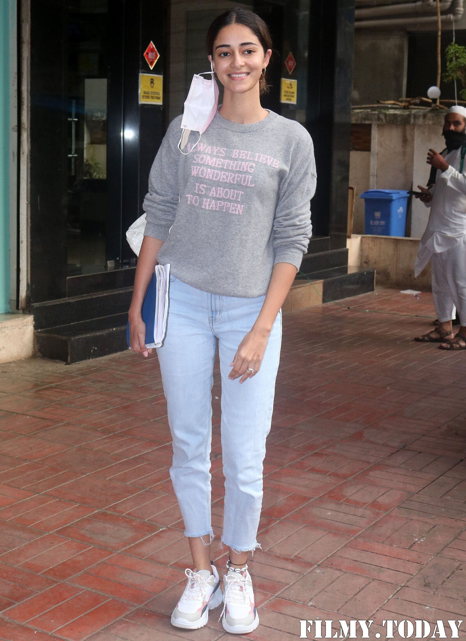 Ananya Panday - Photos: Celebs Spotted At Airport | Picture 1827614