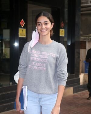 Ananya Panday - Photos: Celebs Spotted At Airport | Picture 1827616