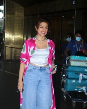 Shraddha Das - Photos: Celebs Spotted At Airport | Picture 1828030