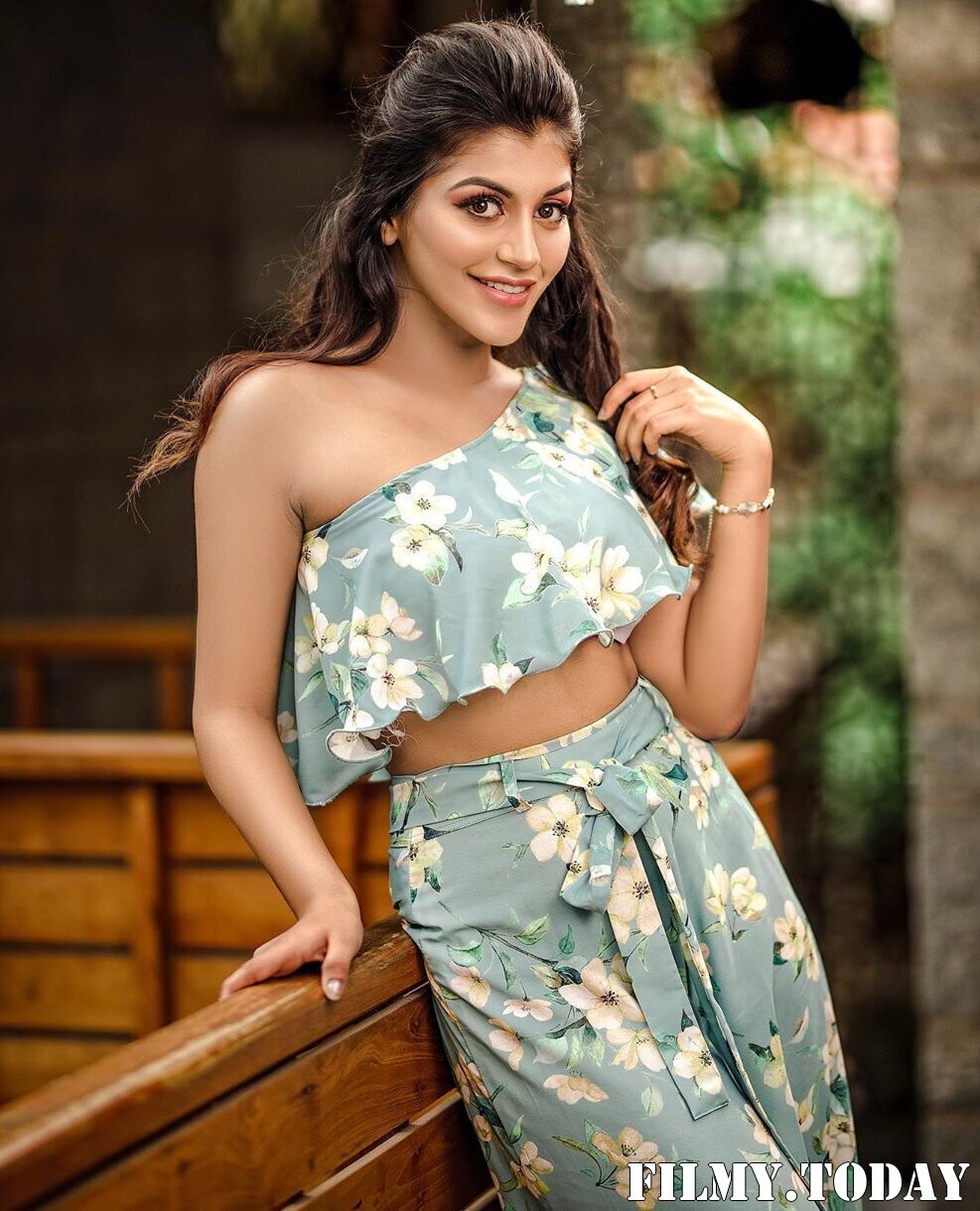 Yaashika Aanand Latest Photos | Picture 1736157