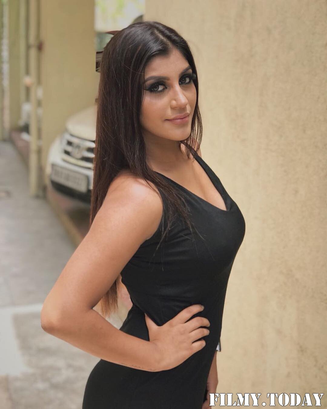 Yaashika Aanand Latest Photos | Picture 1736126