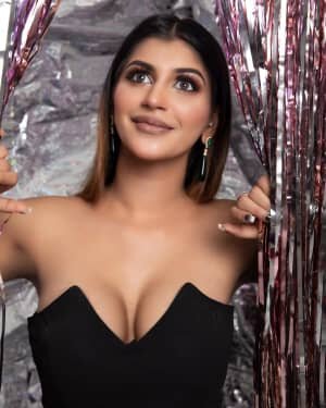 Yaashika Aanand Latest Photos | Picture 1736178