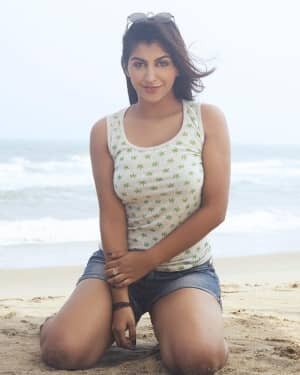 Yaashika Aanand Latest Photos | Picture 1736137