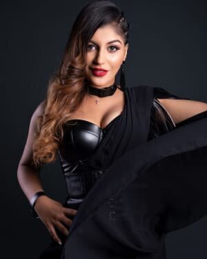 Yaashika Aanand Latest Photos | Picture 1736207